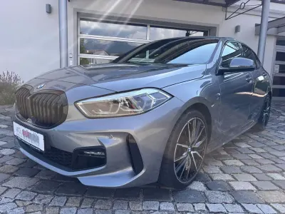 Gebraucht BMW 120 Performance 190 PS (139 kW) 2023 Skyscraper grau (c4w) Limousine
