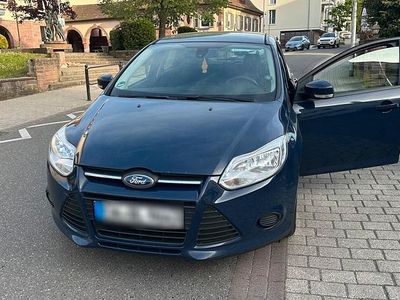 Second-hand Ford Focus 105 CP (77 kW) 2014 Albastru Berlinǎ