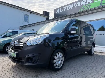 Gebraucht Opel Combo 95 PS (69 kW) 2018 Schwarz Van / Kleinbus