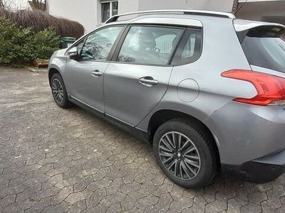 gebraucht Peugeot 2008 1.2 Urban Move PureTech 82 Urban Move