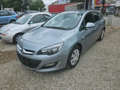 Gebraucht Opel Astra 95 PS (69 kW) 2013 Grau Kombi