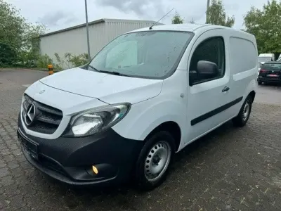 Używany Mercedes Citan 109 90 KM (66 kW) 2019 Biały Minivan