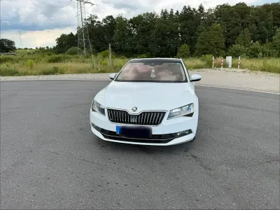 Gebraucht Skoda Superb 190 PS (139 kW) 2017 Weiß Limousine