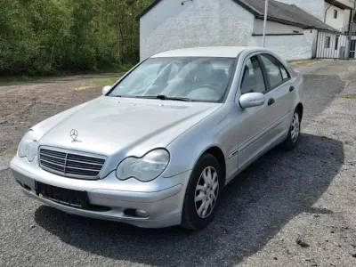 Gebraucht Mercedes C180 143 PS (105 kW) 2003 Silber Limousine
