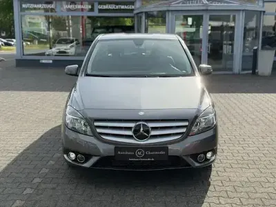 Gebraucht Mercedes B180 122 PS (89 kW) 2012 Grau Kleinwagen
