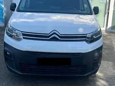 Gebraucht Citroën Berlingo Feel 102 PS (75 kW) 2020 Weiß Van / Kleinbus