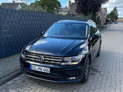 Schwarz Gebraucht 2017 VW Tiguan Sound SUV | 19.850 € (Fairer Preis)