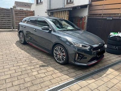 Kia ProCeed