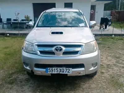 Używany Toyota HiLux SR5 177 KM (130 kW) 2007 Srebrny Pickup