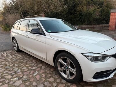 Usata BMW 318 Sport Line 150 CV (110 kW) 2015 Bianco Station wagon