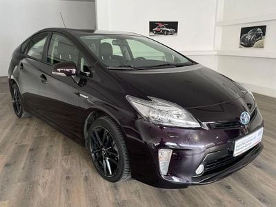 Gebraucht Toyota Prius Executive 99 PS (72 kW) 2015 Rot Limousine