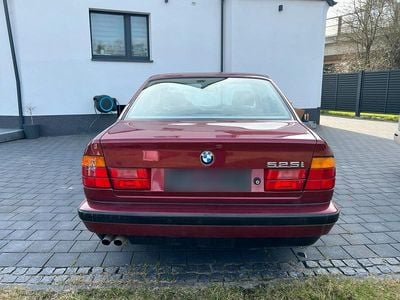 Gebraucht BMW 525 170 PS (125 kW) 1989 Rot Limousine