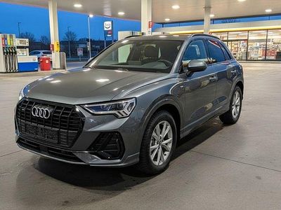 Grau Gebraucht 2021 Audi Q3 Sport SUV | 35.950 € (Fairer Preis)