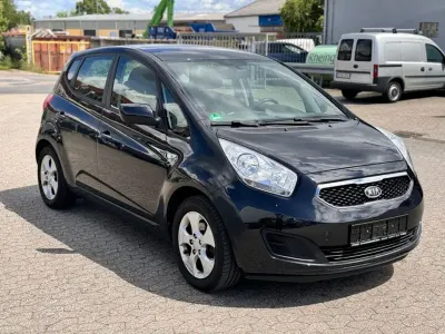 Używany Kia Venga Edition 7 125 KM (91 kW) 2012 Czarny Hatchback
