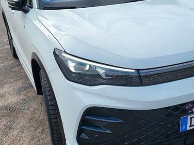 Gebraucht VW Tiguan 193 PS (141 kW) 2025 Weiß SUV