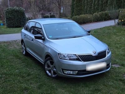 Begagnad Skoda Rapid Active 90 HK (66 kW) 2015 Silver Halvkombi