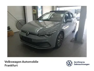 Gebraucht VW Golf VIII Active 150 PS (110 kW) 2022 Mondsteingrau Limousine