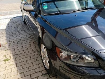 Second-hand Volvo S40 140 CP (102 kW) 2004 Negru Berlinǎ