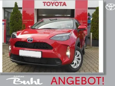Gebraucht Toyota Yaris Business Edition 116 PS (85 kW) 2021 Karminarot metallic Kleinwagen