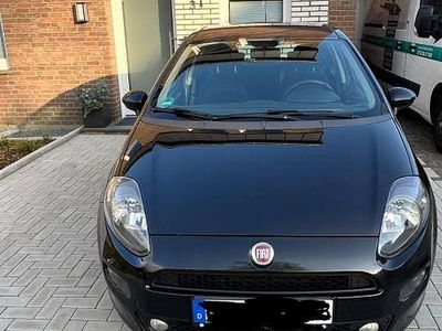 Gebraucht Fiat Punto 77 PS (56 kW) 2016 Schwarz Kleinwagen