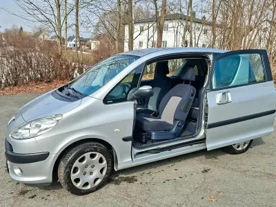 Gebraucht Peugeot 1007 80 PS (58 kW) 2006 Silber Van / Kleinbus