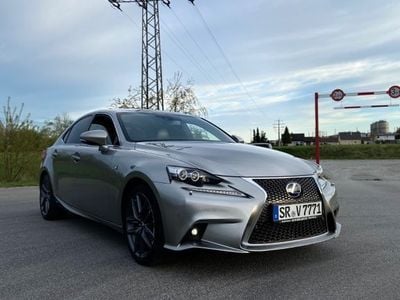 Lexus IS300h