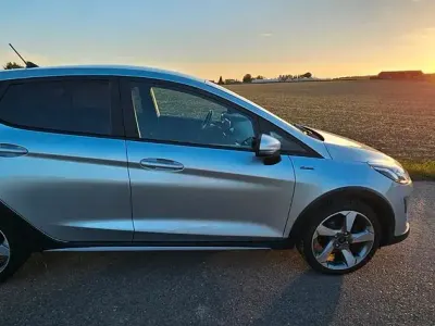 Gebraucht Ford Fiesta Active 101 PS (74 kW) 2019 Grau Kleinwagen