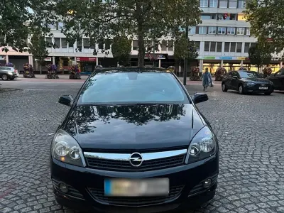 Gebraucht Opel Astra GTC 90 PS (66 kW) 2007 Schwarz Coupé