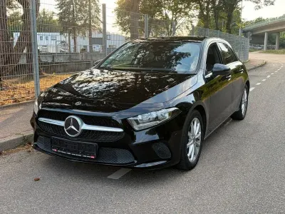 Gebraucht Mercedes A180 116 PS (85 kW) 2020 Schwarz Limousine