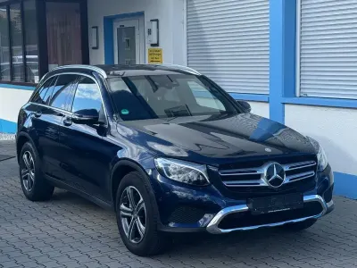 Używany Mercedes GLC250 Exclusive 204 KM (150 kW) 2015 Niebieski SUV