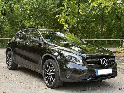 Mercedes GLA220