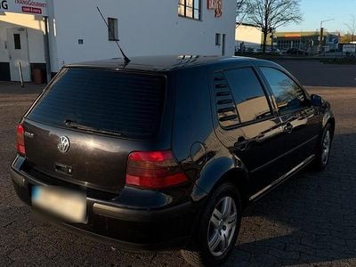Usata VW Golf IV 75 CV (55 kW) 2000 Nero Utilitaria