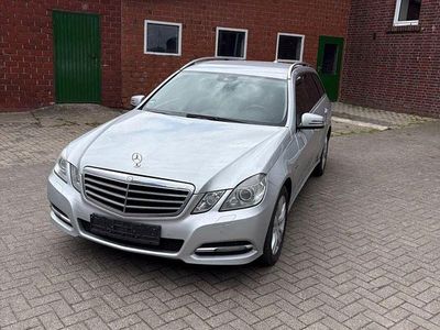Silber Gebraucht 2011 Mercedes E220 Avantgarde Kombi | 9.500 € (Etwas zu teuer)