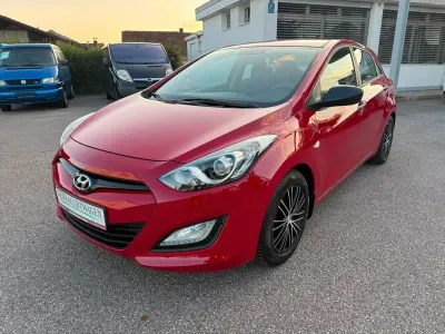 Gebraucht Hyundai i30 Trend 99 PS (72 kW) 2014 Limousine