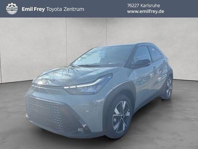 Neu Toyota Aygo X 92 PS (67 kW) 2026 Grau SUV