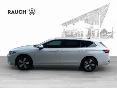 Gebraucht VW Passat Business 150 PS (110 kW) 2026 Weiß Kombi