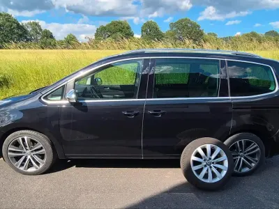 Gebraucht VW Sharan Highline 150 PS (110 kW) 2016 Schwarz Van / Kleinbus
