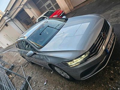 Silber Gebraucht 2020 VW Passat Kombi | 20.500 € (Teuer)
