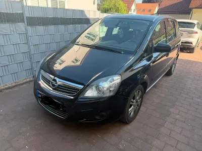 Gebraucht Opel Zafira Family 125 PS (91 kW) 2013 Schwarz Van / Kleinbus