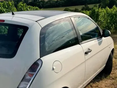 Gebraucht Lancia Ypsilon 75 PS (55 kW) 2009 Weiß Kleinwagen