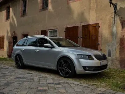 Gebraucht Skoda Octavia Elegance 150 PS (110 kW) 2014 Silber Kombi