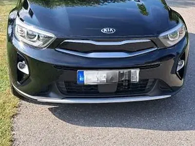 Gebraucht Kia Stonic Spirit 120 PS (88 kW) 2019 Schwarz SUV