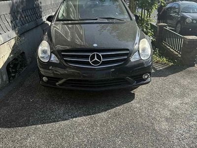 Mercedes R320