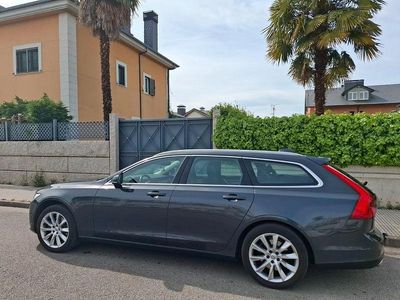 Second-hand Volvo V90 Momentum 190 CP (139 kW) 2017 Gri Break