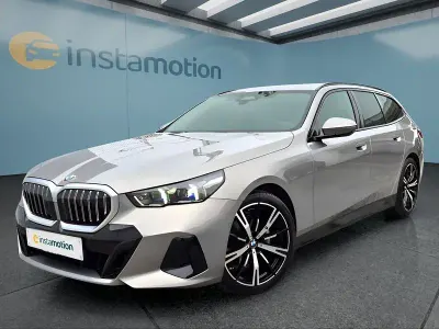 Gebraucht BMW 520 197 PS (144 kW) 2025 Grau Kombi