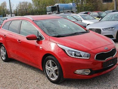 Gebraucht Kia Ceed 135 PS (99 kW) 2014 Rot Kleinwagen