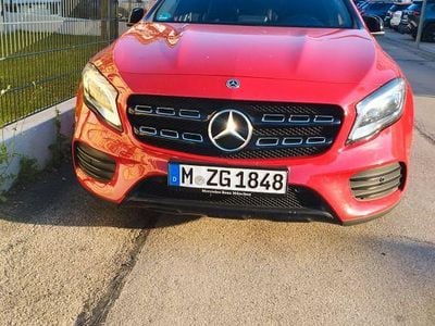 Gebraucht Mercedes GLA220 170 PS (125 kW) 2019 Rot SUV