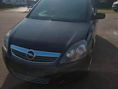 Gebraucht Opel Zafira 125 PS (91 kW) 2010 Schwarz Van / Kleinbus