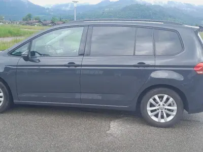 Używany VW Touran Comfortline 150 KM (110 kW) 2015 Szary Minivan