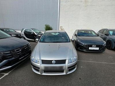 Second-hand Fiat Stilo 103 CP (75 kW) 2004 Argintiu Coupe
